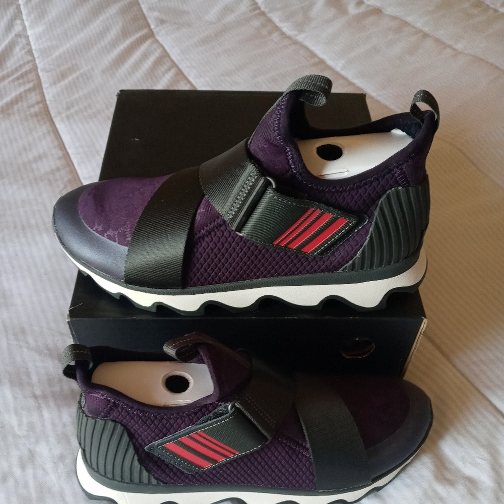 "New" Sorel Kinetic Sneakers